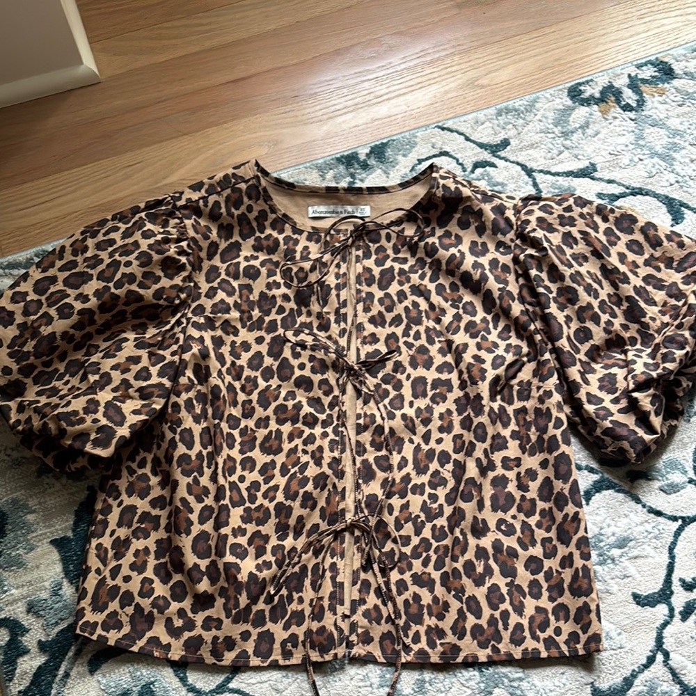 Leopard Print Puff Sleeve Blouse